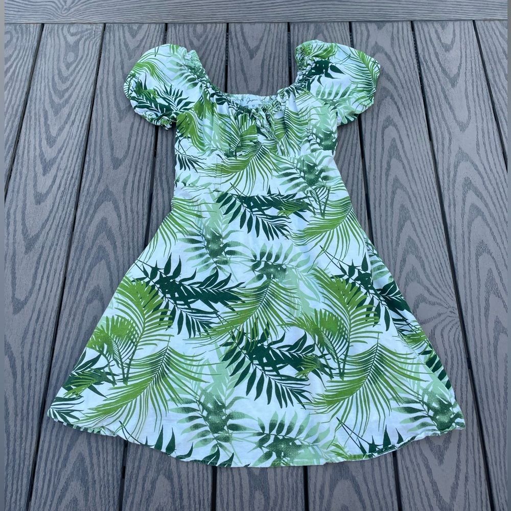 Japna Leaf/palm print mini dress w keyhole size medium